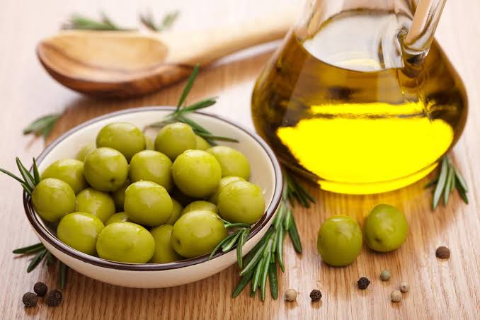The Oleic Acid in Borges Classic Olive Oil Makes Every Meal a Smarter Choice